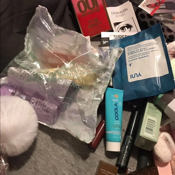 Samples Galore & Bags . - Picture 2 of 6